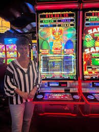 rn98 ငွေသွင်းပြီး Live Casino ကစားနေသောပုံ